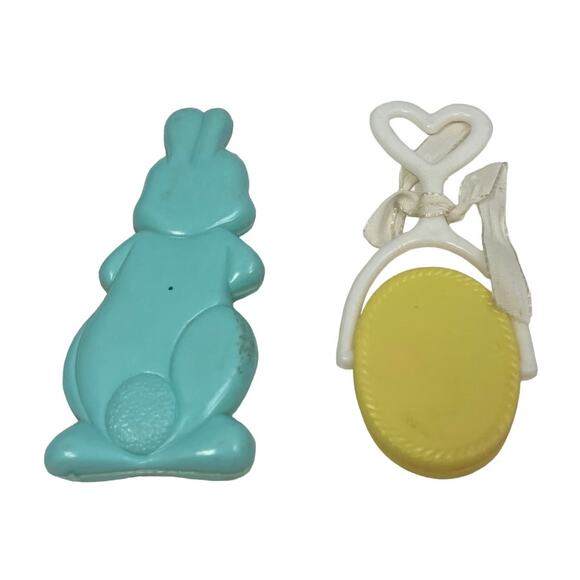 Set of 2 VIntage Plastic Shaker Elephant and Bunny Rabbit Baby Rattles Toys - Picture 3 of 3